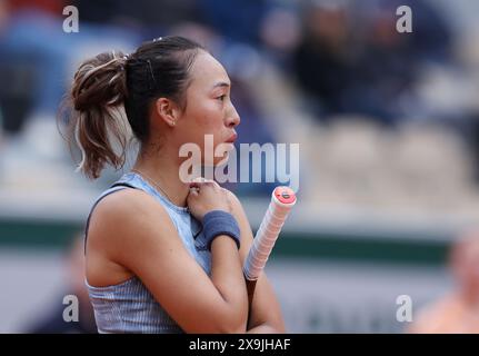 (240601) -- PARIS, June 1, 2024 (Xinhua) -- Zheng Qinwen of China reacts while competing against Elina Avanesyan of Russia during the women's singles third round match at the French Open tennis tournament at Roland Garros in Paris, France, June 1, 2024. (Xinhua/Gao Jing) Stock Photo