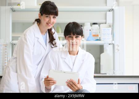 Shinthesis Lab, Research Laboratory, R&D+i, Design and synthesis of new chemical entities with therapeutic applications in oncology, Discovery and development of novel drugs for the treatment of cancer, Ikerchem, Donostia, San Sebastian, Gipuzkoa, Basque Country, Spain. Stock Photo