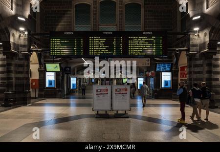 Interior of the main waiting hall of the Ghent Railway station, Ghent, Belgium, 13 June 2020 Stock Photo