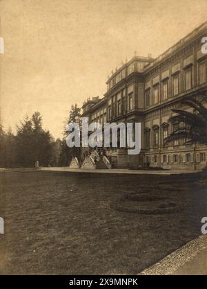 1900 ca , MONZA,  ITALY :  The royal VILLA REALE in Monza . Built by Empress Maria Teresa of Austria ( Theresa , 1717 - 1780 ) for her son Ferdinand  Governor of Milan ( Ferdinand Karl, Archduke of Austria-Este , 1754 – 1806 ), but he never reigned, owing to the Napoleonic Wars ,  between 1777 and 1780, project by architect GIUSEPPE PIERMARINI ( 1734 - 1808 ). Unknown photographer . - Asburgo-Lorena - von Habsburg-Lothringen - HABSBURG - LOMBARDIA - LOMBARDY -  ITALIA - FOTO STORICHE - HISTORY - GEOGRAFIA - GEOGRAPHY  - garden - giardino - parco - prato - ----  Archivio GBB Stock Photo