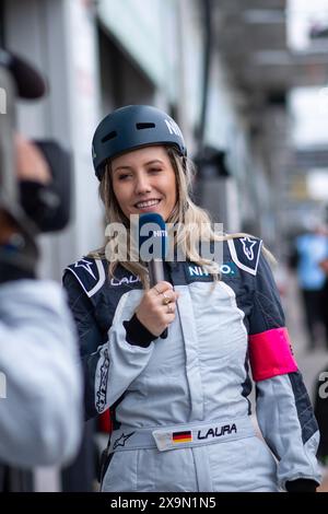 Laura Papendick (RTL Nitro TV Expertin) in der Box, GER, 52. ADAC Ravenol 24h Nuerburgring, 24 Stunden Rennen, 01.06.2024  Foto: Eibner-Pressefoto/Michael Memmler Stock Photo