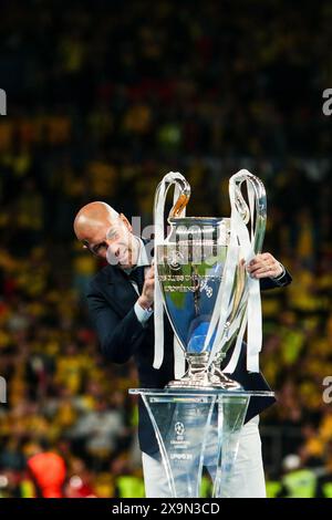 London, UK. 01st June, 2024. Zinedine Zidane during Final - Borussia Dortmund vs Real Madrid, UEFA Champions League football match in London, England, June 01 2024 Credit: Independent Photo Agency/Alamy Live News Stock Photo