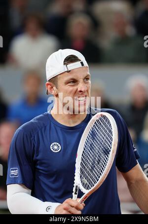 Paris, France. 01st June, 2024. Tallon Griekspoor of the Netherlands plays against fourth-seeded Alexender Zverev of Germany during their third round match of the French Tennis Open at Roland Garros in Paris, France, on Saturday, June 1, 2024. Zverev won 3-6, 6-4, 6-2, 4-6, 7-6. Photo by Maya Vidon-White/UPI Credit: UPI/Alamy Live News Stock Photo