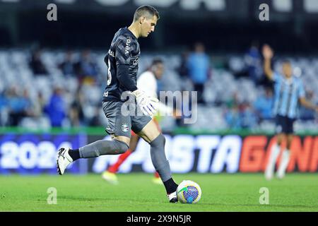 Curitiba, Brazil. 01st June, 2024. Goalkeeper Rafael Cabral of Gremio, during the match between Gremio and Red Bull Bragantino, for the Brazilian Serie A 2024, at Couto Pereira Stadium, in Curitiba on June 01. Photo: Heuler Andrey/DiaEsportivo/Alamy Live News Credit: DiaEsportivo/Alamy Live News Stock Photo