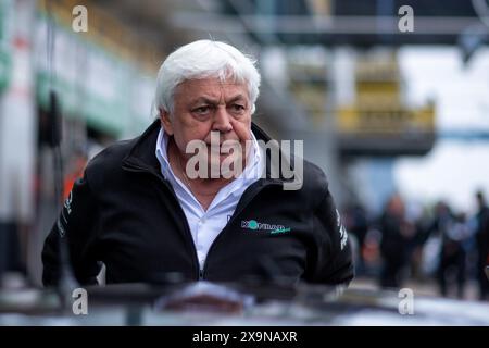 Franz Konrad (Konrad Motorsport GmbH, Lamborghini Huracan GT3, Teamchef) in der Box, GER, 52. ADAC Ravenol 24h Nuerburgring, 24 Stunden Rennen, 01.06.2024  Foto: Eibner-Pressefoto/Michael Memmler Stock Photo