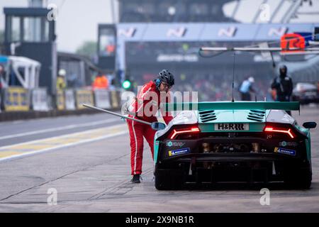 Danny Soufi, Torsten Kratz, Maximilian Paul, Colin Caresani (Konrad Motorsport GmbH, Lamborghini Huracan GT3, SP9, #07) in der Box, GER, 52. ADAC Ravenol 24h Nuerburgring, 24 Stunden Rennen, 01.06.2024  Foto: Eibner-Pressefoto/Michael Memmler Stock Photo