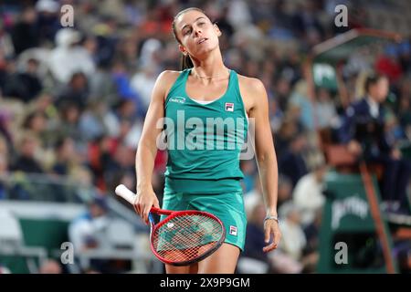 1st June 2024: Roland Garros, Paris, France: 2024 French Open Tennis tournament, Day 7: Emma Navarro (USA) versus Madison Keys (usa) during her 2 set win Stock Photo