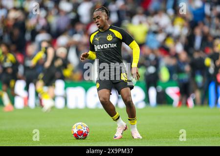 London, UK. 01st June, 2024. Borussia Dortmund forward Jamie Bynoe-Gittens (43) warm up during the Borussia Dortmund v Real Madrid UEFA Champions League Final at Wembley Stadium, London, England, United Kingdom on 1 June 2024 Credit: Every Second Media/Alamy Live News Stock Photo