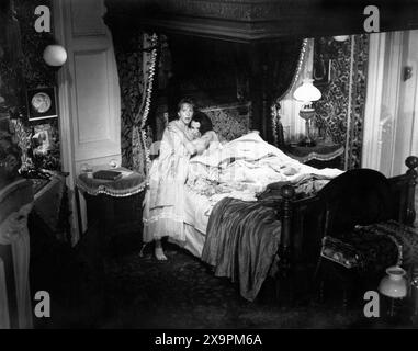 Julie Harris, Claire Bloom, on-set of the film, 'The Haunting', MGM, 1963 Stock Photo