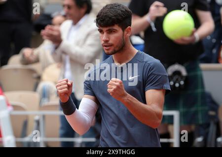 Carlos Alcaraz of Spain celebrates his fourth round victory during day 8 of the 2024 French Open, Roland-Garros 2024, Grand Slam tennis tournament on June 2, 2024 at Roland-Garros stadium in Paris, France - Photo Jean Catuffe / DPPI Stock Photo