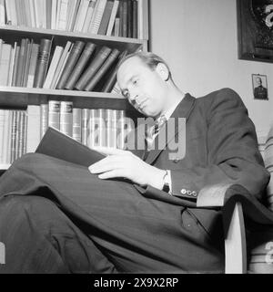 Current 12- 1945: Norway's youngest minister, milorg chief Hauge. Here at the home of Defense Minister Jens Chr. Hauge in Professor Dahlsgate.Photo: Th. Skotaam / Aktuell / NTB ***Photo is not image processed*** Stock Photo