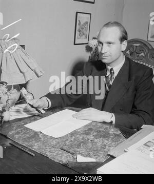 Current 12- 1945: Norway's youngest minister, milorg chief Hauge. Minister of Defense Jens Chr. Hauge.Photo: Th. Skotaam / Aktuell / NTB ***Photo is not image processed*** Stock Photo