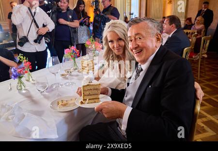 Simone (Reiländer) and Richard Lugner after his 6th wedding - Arrival ...