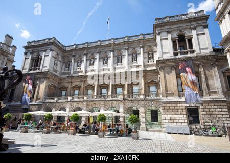 Royal Academy of Arts building (Burlington House)  in Piccadilly, London Stock Photo