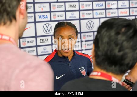 Minneapolis, Minnesota, USA. 3rd June, 2024. United States forward CRYSTAL DUNN (19) speaks to media during media availability ahead of the United States vs South Korea women's international friendly match at Allianz Field in St. Paul. (Credit Image: © Steven Garcia/ZUMA Press Wire) EDITORIAL USAGE ONLY! Not for Commercial USAGE! Stock Photo