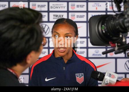 Minneapolis, Minnesota, USA. 3rd June, 2024. United States forward CRYSTAL DUNN (19) speaks to media during media availability ahead of the United States vs South Korea women's international friendly match at Allianz Field in St. Paul. (Credit Image: © Steven Garcia/ZUMA Press Wire) EDITORIAL USAGE ONLY! Not for Commercial USAGE! Stock Photo