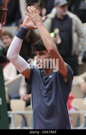 Carlos Alcaraz of Spain celebrates his fourth round victory during day 8 of the 2024 French Open, Roland-Garros 2024, Grand Slam tennis tournament on June 2, 2024 at Roland-Garros stadium in Paris, France Stock Photo