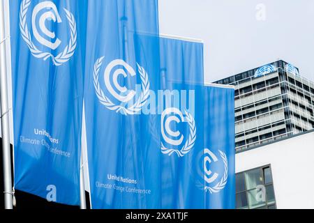 UN Klimakonferenz in Bonn 03.06.2024 Fahnen der UNFCCC - United Nations Climate Change Conference am Hauptsitz im UN Campus in Bonn. Austragungsort ist bis zum 13. Juni 2024 das World Confrence Center Bonn WCCB Bonn Gronau Nordrhein-Westfalen Deutschland *** UN Climate Conference in Bonn 03 06 2024 Flags of the UNFCCC United Nations Climate Change Conference at the headquarters in the UN Campus in Bonn Venue is the World Confrence Center Bonn WCCB Bonn Gronau North Rhine-Westphalia Germany until June 13, 2024 Copyright: xBonn.digitalx/xMarcxJohnx Stock Photo