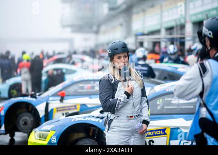 Laura Papendick (RTL Nitro TV Moderatorin), GER, 52. ADAC Ravenol 24h Nuerburgring, 24 Stunden Rennen, 02.06.2024  Foto: Eibner-Pressefoto/Michael Memmler Stock Photo