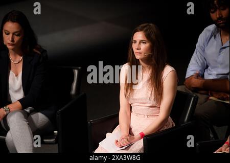 Modena, Italia. 15th June, 2019. Foto Massimo Paolone/LaPresse15-06-2019 Modena, Italia Cronaca Amanda Knox al Forum Monzani di Modena Nella foto: l'intervento di Amanda Knox sul palco del Festival della Giustizia Penale Photo Massimo Paolone/LaPresse June 15th, 2019 Modena, Italy News Amanda Knox returns to Italy, speaks at event in Modena Credit: LaPresse/Alamy Live News Stock Photo