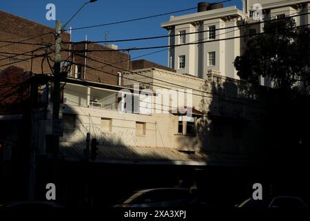 Old white apartment buildings on Darlingurst Road, Darlinghurst Sydney Stock Photo