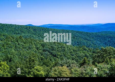 Skyline Drive, Virginia, USA — June 1, 2024. A photo overlooking the Blue Ridge Mountains Stock Photo