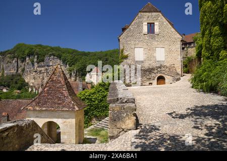 A Quiet Corner in La Roque-Gageac, Dordogne, Nouvelle-Aquitaine, France. Stock Photo