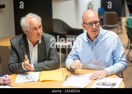 CCOJB president Yves Oschinsky (L) and CCLJ president Benjamin Beeckmans (R) pictured during a press conference of various Jewish organizations regarding a complaint filed against politicians Ahidar and El Yousfi for antisemitism, Wednesday 05 June 2024 in Brussels. The 'Organisations juives de Belgique' (CCOJB), 'Centre Communautaire Lac Juif - David Su&#776;sskind' (CCLJ) and the 'Forum der Joodse Organisaties' (FJO) are filing the complaint for declarations made during a hearing with Israeli ambassador to Belgium Rosenzweig-Abu in the Senate last December. BELGA PHOTO JONAS ROOSENS Stock Photo