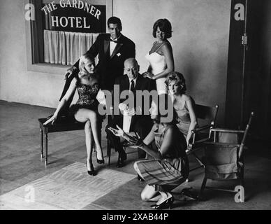 Aug 23, 2012 - Los Angeles, California, U.S. - Actors GEORGE RAFT with JAYNE MANSFIELD, JULIE LONDON, BARRIE CHASE, RAY DANTON and MARGO MOORE. (Credit Image: © Bill Kobrin/Globe Photos/ZUMA Press Wire) EDITORIAL USAGE ONLY! Not for Commercial USAGE! Stock Photo