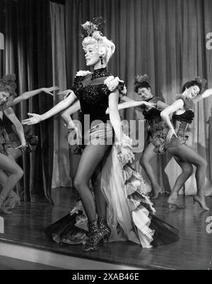 Jul 2, 1958 - Los Angeles, California, U.S. - JAYNE MANSFIELD on set filming 'The Sheriff of Fractured Jaw' in 1958. (Credit Image: © IPOL/Globe Photos/ZUMA Press Wire) EDITORIAL USAGE ONLY! Not for Commercial USAGE! Stock Photo