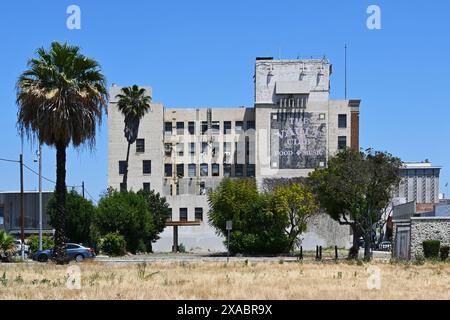POMONA, CALIFORNIA -  18 MAY 2024:  The Vault Club, Downtown Pomona, the former bank building in is disrepair. Stock Photo