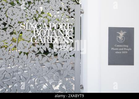 5th June 2024. Singapore Botanic Gardens signage on the flowery pattern heavy metal gate. Stock Photo