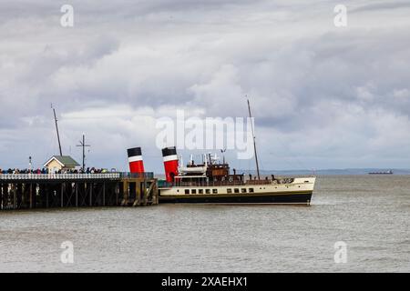 The Waverley paddle steamer at Penarth Pier Stock Photo