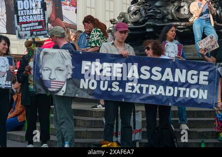 Free Assange. No U.S. extradition. Stock Photo