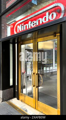 Mario Store Rockefeller Center The Nintendo New York store in Rockefeller Center is a popular ...