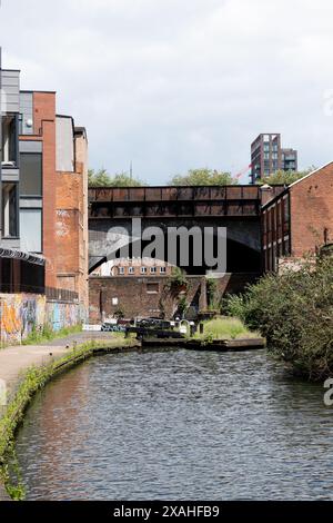 The Birmingham and Fazeley Canal at Livery Street Bridge, Birmingham, UK Stock Photo