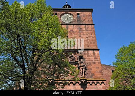 Knight figures on the gate tower, 1541, also known as the clock tower of Heidelberg Castle (destroyed in 1689), castle courtyard, Heidelberg Stock Photo