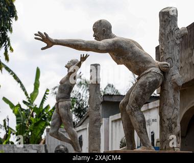 Ouidah. 27th May, 2024. This photo taken on May 27, 2024 shows statues in Ouidah, Benin. Credit: Li Yahui/Xinhua/Alamy Live News Stock Photo