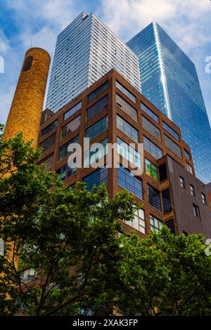 Fascinating skyscrapers in ⁦Hudson Yards, Midtown Manhattan⁩⁦, New York City, USA. ⁦Midtown Manhattan⁩⁦ is the central part of the ⁩⁦New York City⁩⁦ a Stock Photo