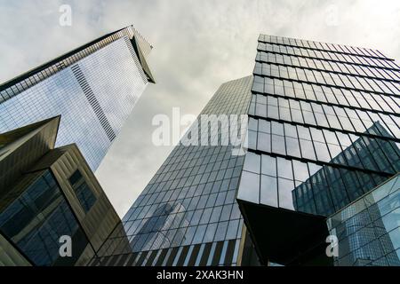 Fascinating skyscrapers in ⁦Hudson Yards, Midtown Manhattan⁩⁦, New York City, USA. ⁦Midtown Manhattan⁩⁦ is the central part of the ⁩⁦New York City⁩⁦ a Stock Photo