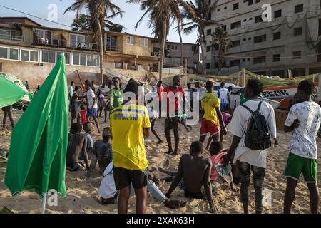 Nicolas Remene/Le Pictorium - Ngor beach in Dakar, Senegal. 02nd June, 2024. Senegal/Dakar/Dakar - Crowds of people flocked to Dakar's Ngor beach this Sunday, June 2, 2024, to enjoy a warm and sunny day. Credit: LE PICTORIUM/Alamy Live News Stock Photo