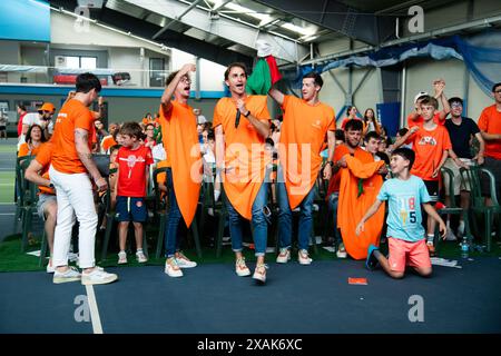 Lagnasco, Italia. 07th June, 2024. I Carota Boys esultano durante il Watch Party Carota Boys Sinner vs Alcaraz a Lagnasco, Italia - Cronaca - Venerd&#xec; 7 Giugno 2024 - ( Photo Alberto Gandolfo/LaPresse ) Carota Boys celebrates during the Watch Party Carota Boys Sinner vs Alcaraz in Lagnasco, Italy - Friday, June 7, 2024 - News - ( Photo Alberto Gandolfo/LaPresse ) Credit: LaPresse/Alamy Live News Stock Photo