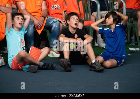 Lagnasco, Italia. 07th June, 2024. Disappunto tifosi durante il Watch Party Carota Boys Sinner vs Alcaraz a Lagnasco, Italia - Cronaca - Venerd&#xec; 7 Giugno 2024 - ( Photo Alberto Gandolfo/LaPresse ) Supporters disappointment during the Watch Party Carota Boys Sinner vs Alcaraz in Lagnasco, Italy - Friday, June 7, 2024 - News - ( Photo Alberto Gandolfo/LaPresse ) Credit: LaPresse/Alamy Live News Stock Photo