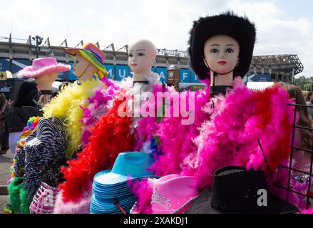 June 7th 2024.  Crowds gather before the Taylor Swift The Eras Tour concert, Scottish Gas, Murrayfield Stadium, Edinburgh,  UK.  Credit: Ian Rutherford/Alamy Live News. Stock Photo