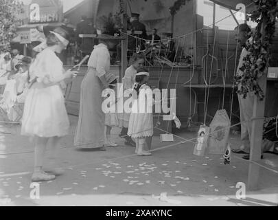 French Fete, July 14 (191?). Shows Bastille Day (July 14) celebrations, probably in New York City. Stock Photo