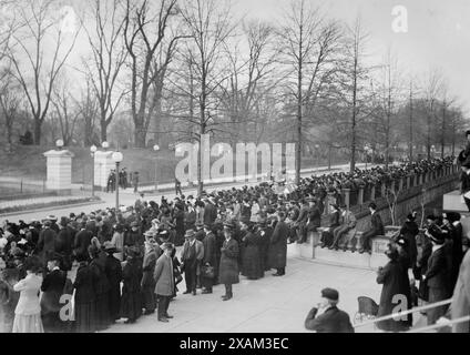 Crowd at White House, between c1910 and c1915. Stock Photo