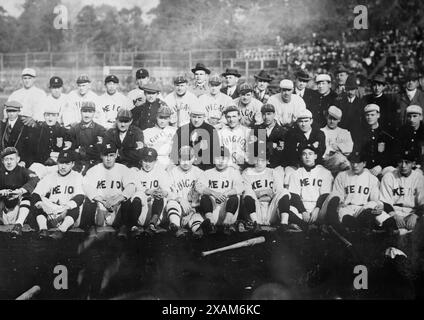 Keio University ball team, 1914. Shows Keio University (Japan) baseball players with ballpayers from the Chicago White Sox and New York Giants World Tour of 1913-14. Stock Photo