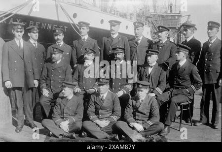 Capt. and crew of MACKAY-BENNETT, between c1910 and c1915. Stock Photo