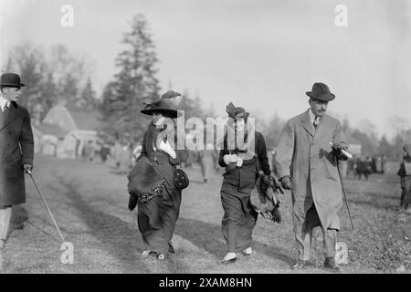 Mrs. A. Butler-Duncan; Miss Ruth Moller; Warcher Thompson, 1913. Shows the scene of the November 1, 1913 auction at the Long Island farm of the late New York Mayor William Jay Gaynor, who had died in September. Stock Photo