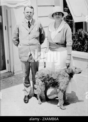 J.M. Cox &amp; wife, between c1915 and c1920. Shows politician James Middleton Cox (1870-1957) who served as Governor of Ohio and was the Democratic Party nominee for President in 1920. He was also a newspaper publisher and founded the media company Cox Enterprises. He is with his wife Margaretta Parker Blair Cox (1890-1960). Stock Photo